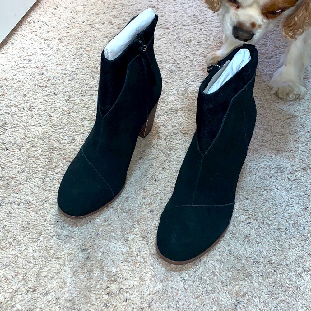 Tom’s black suede booties 8.5